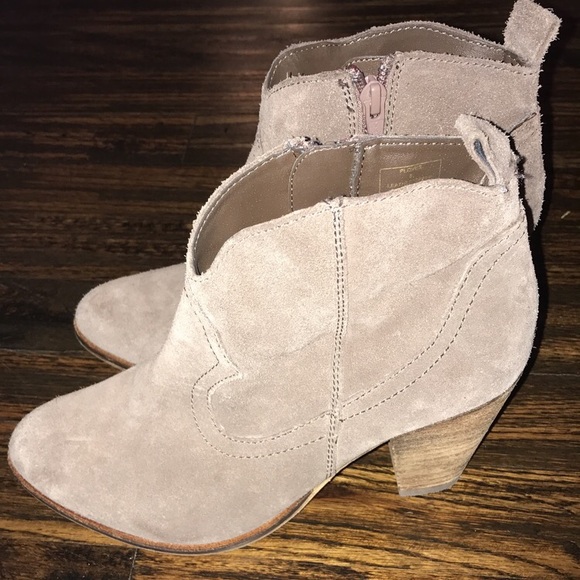 beige ankle booties - Picture 3 of 6